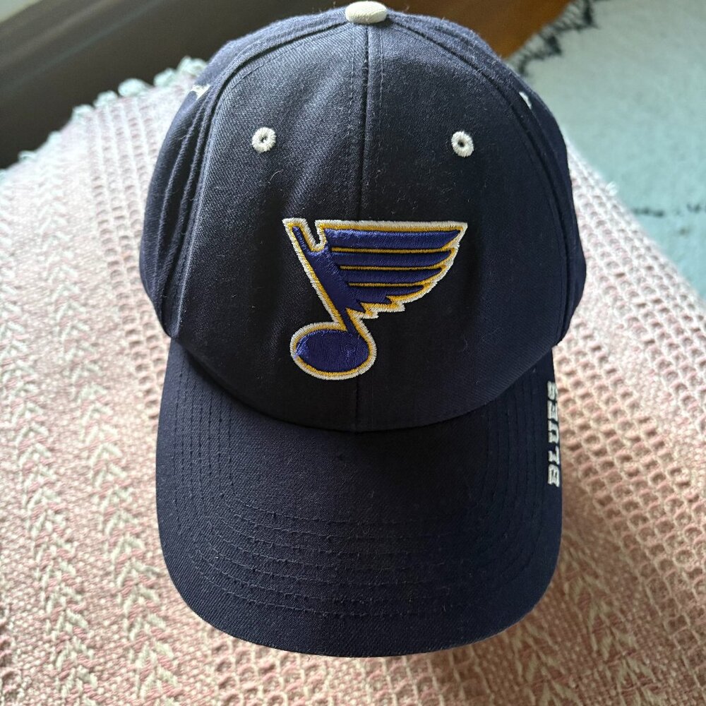 Vintage Saint Louis Blues hockey fan Twin Enterprises navy wool acrylic ball cap